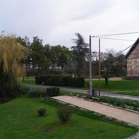 Gite De La Jument Grise Lescheroux Exterior foto