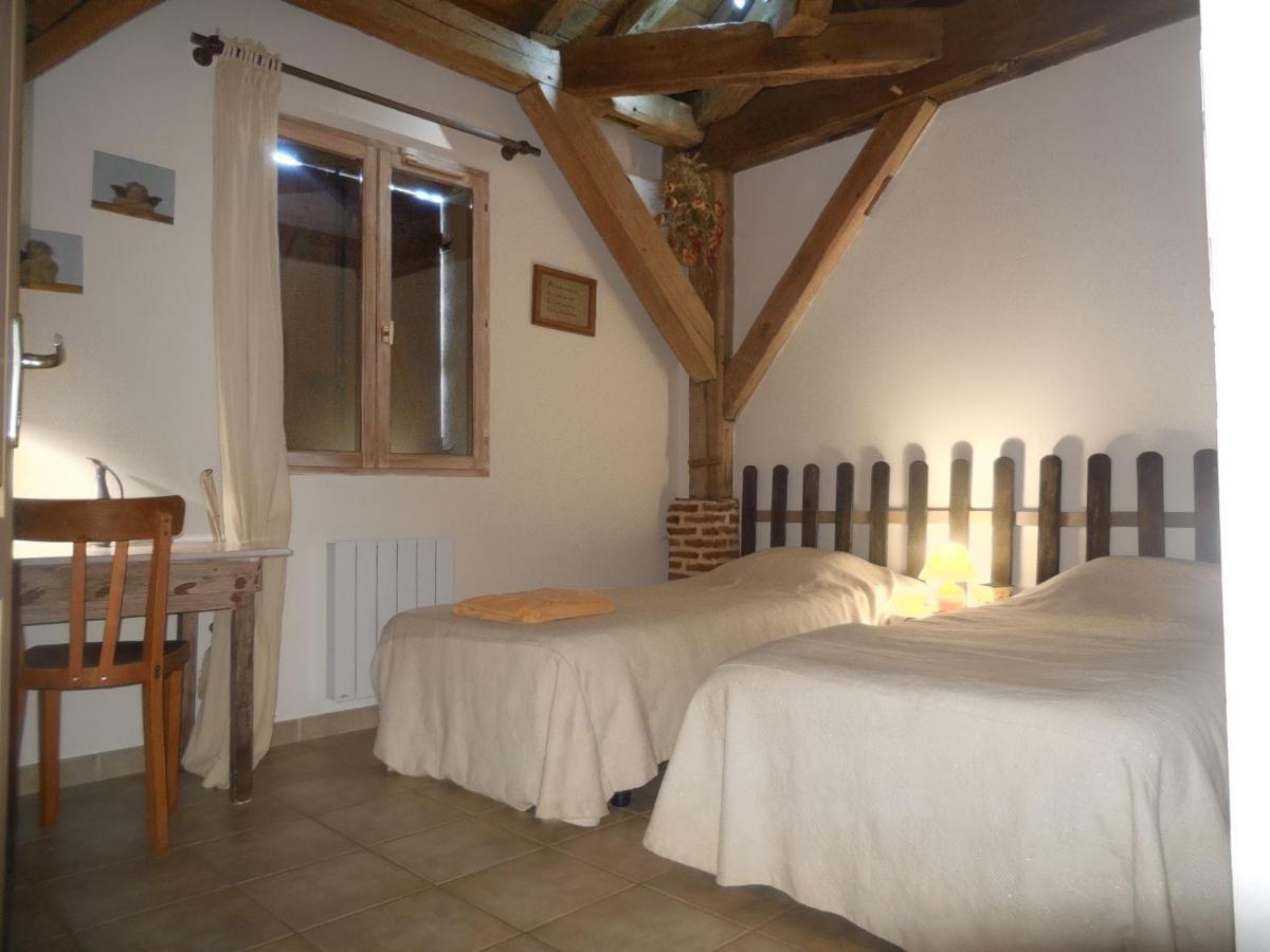 Gite De La Jument Grise Lescheroux Exterior foto