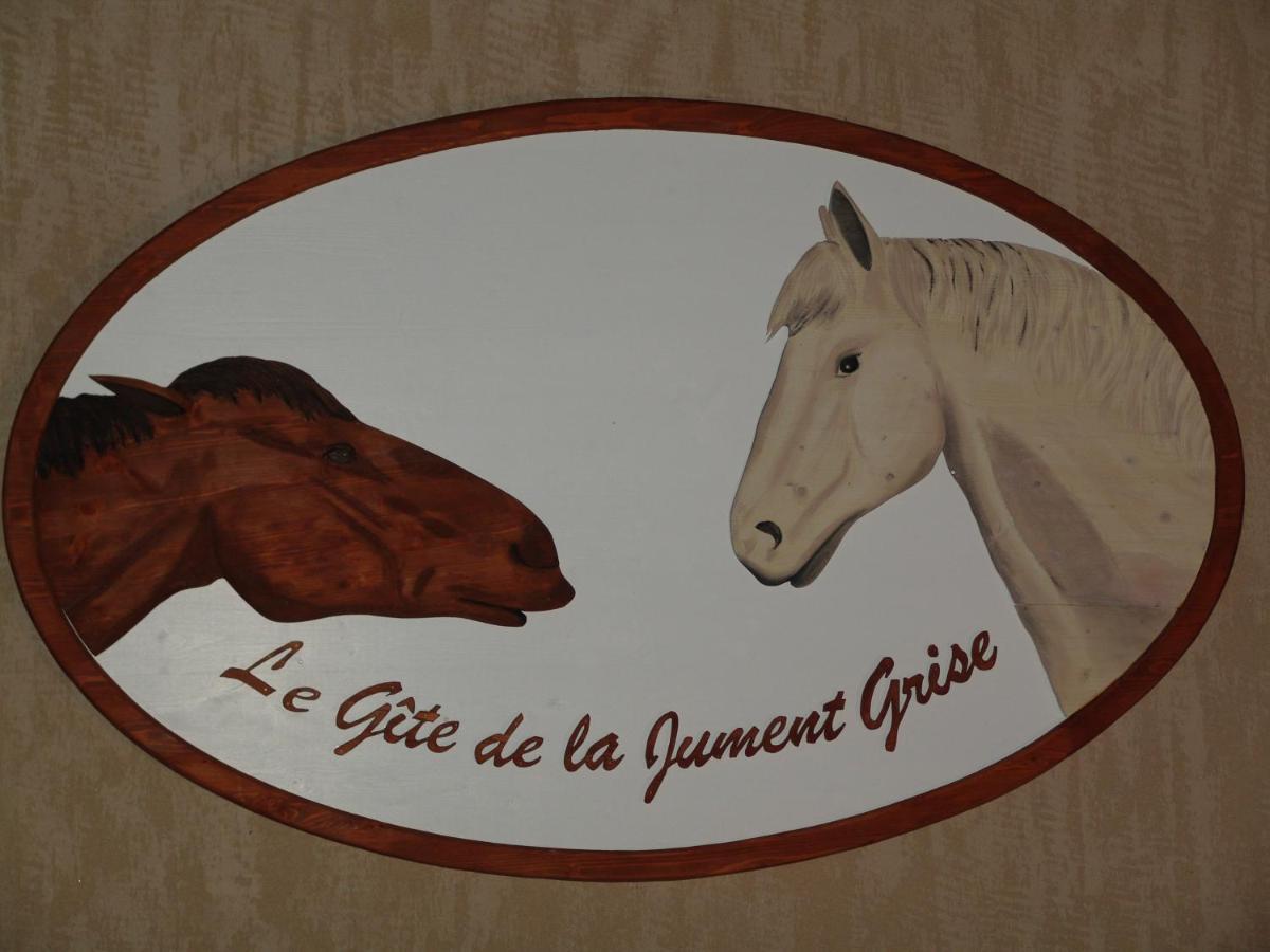 Gite De La Jument Grise Lescheroux Exterior foto